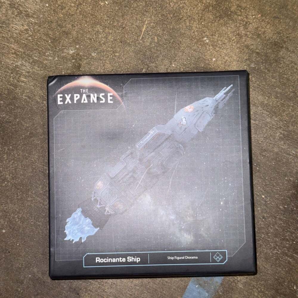 The Expanse Rocinante Ship Diorama Replica Model 2017 Loot Crate Exclusive NIB
